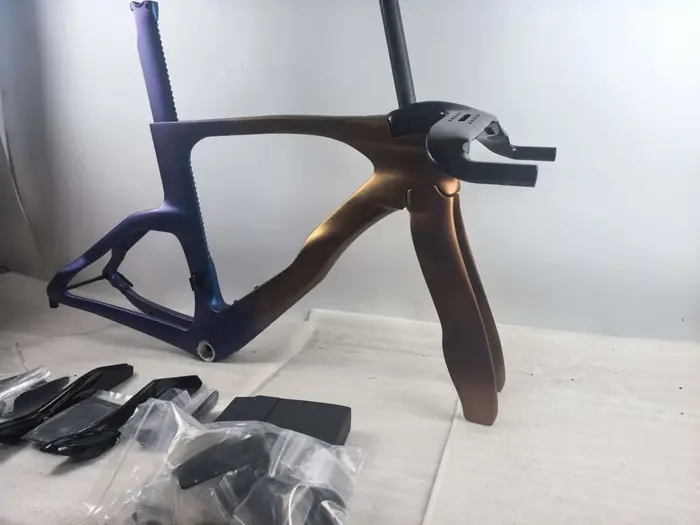 Nouveau cadre de vélo de route en carbone TT 2026