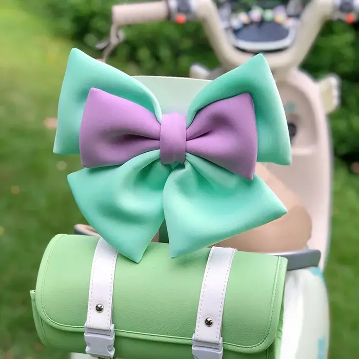 Casque de vélo électrique avec nœud papillon