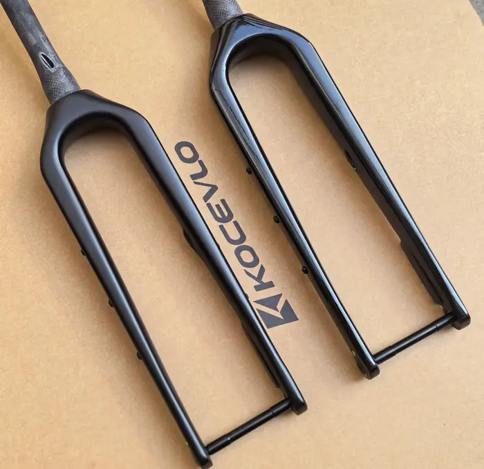 Fourche de vélo de gravier KOCEVLO GF07 en fibre de carbone conique
