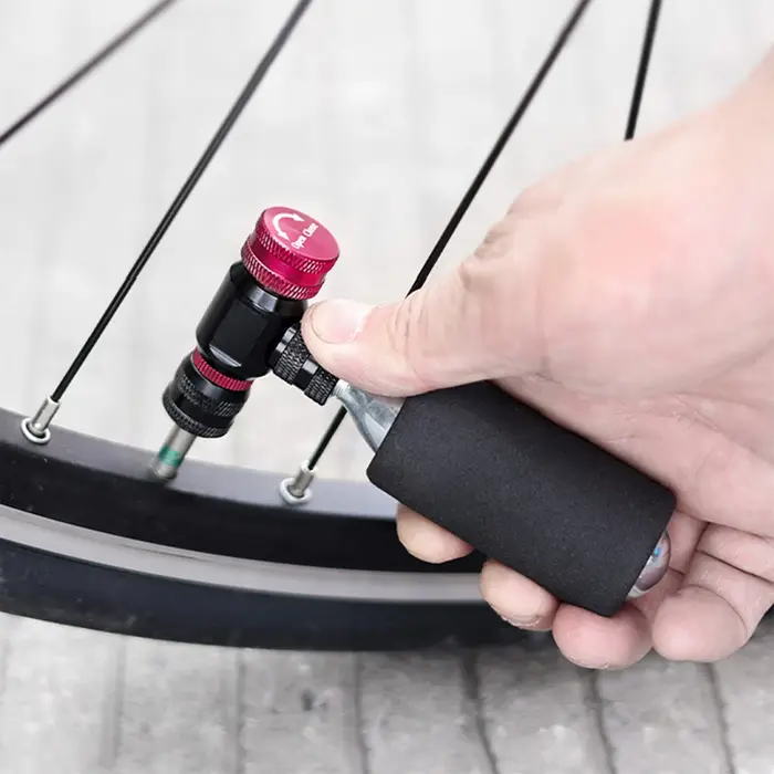 Gonfleur de pneus de vélo CO2