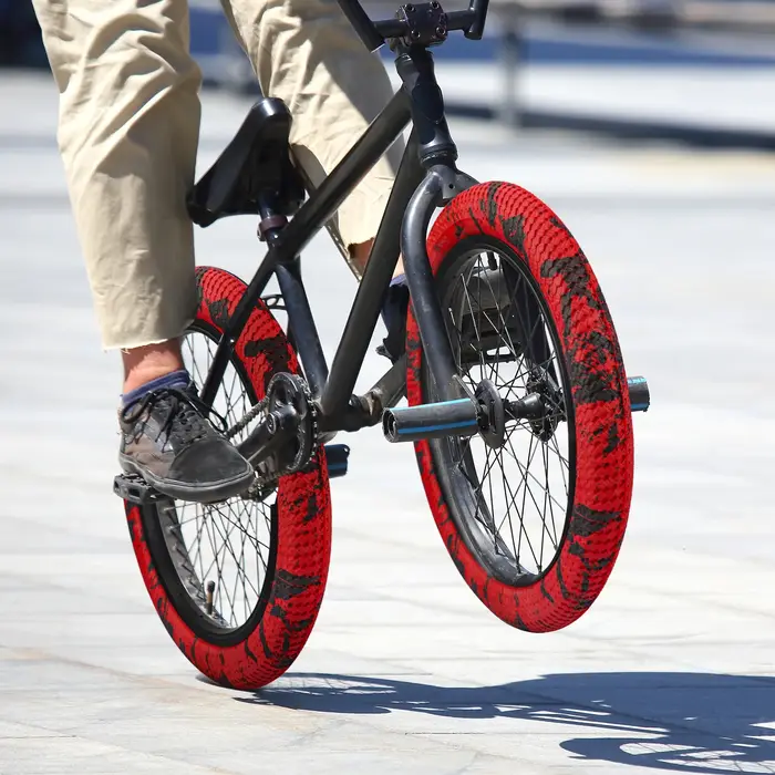 Pneus de vélo ZUKKA 2 pièces 16x2.1 avec chambres à air et leviers - Motif antidérapant unique pour vélos enfant BMX VTT 16 pouces