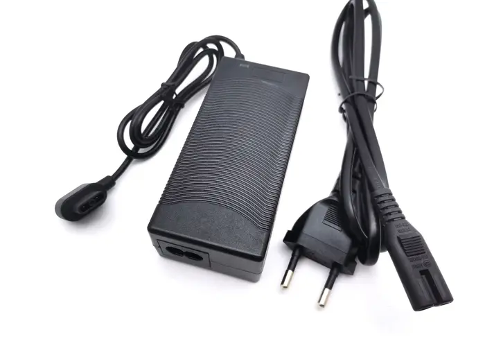 Chargeur d'alimentation pour Scooter Ninebot Mini Plus, accessoires d'adaptateur de batterie à auto-