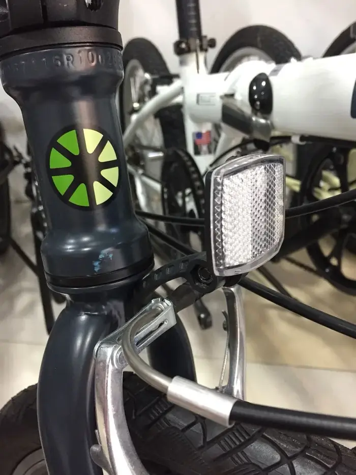 Réflecteur de sécurité pour fourche avant de vélo