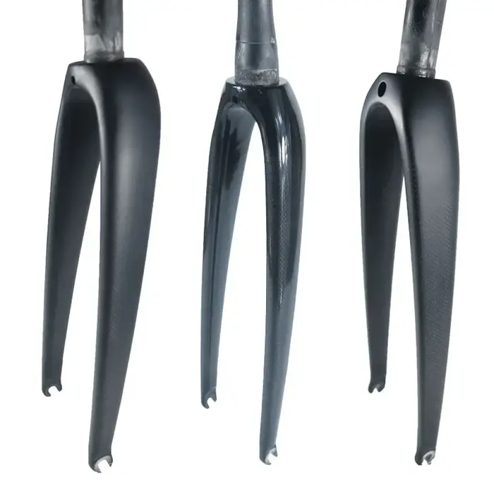 Fourche de vélo de route en carbone