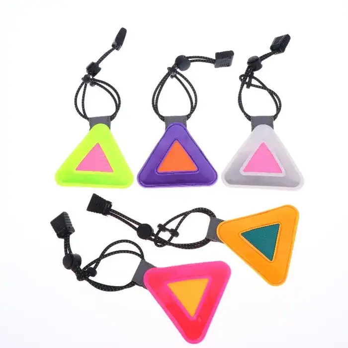 Panneaux réfléchissants triangulaires pour vélo, pendentif d'avertissement de sécurité, patch réfléchissant pour la conduite nocturne, étiquette réfléchissante portable multifonctionnelle