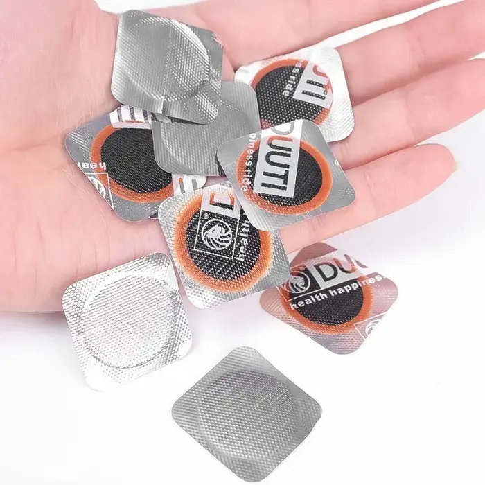 Patch de perforation en caoutchouc pour vélo