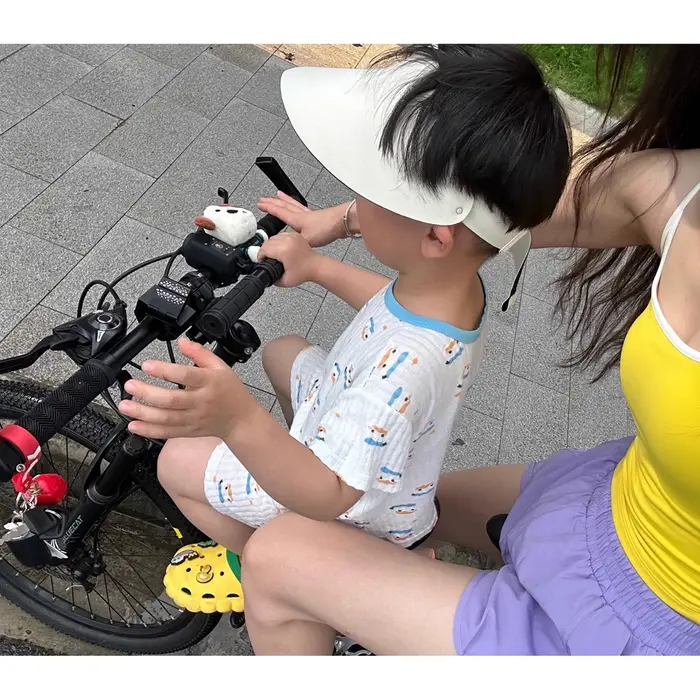 Sièges de vélo avec guidon et pédales pour enfants