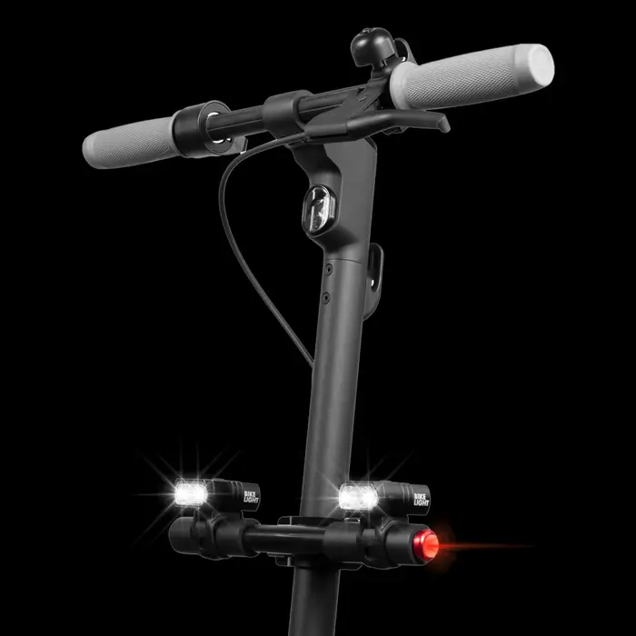 Lampe de Trottinette Électrique T6 LED Avant Rechargeable USB pour Xiaomi M365 Pro MI3 Mi4 Mi5 Mi6 6Lite
