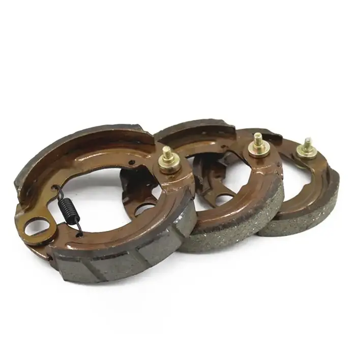 Bloc de freins à sabot en fer pour moto et scooter électrique type 90 100 110 pièces de rechange haute qualité pour freinage sécurisé