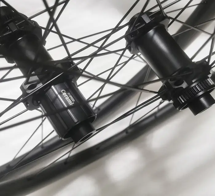 Roue à disque de gravier pour vélo de route en carbone
