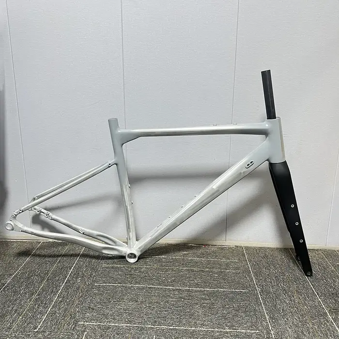 Cadre de vélo de route à axe traversant avec couleur de fourche avant en Fiber de carbone peut être