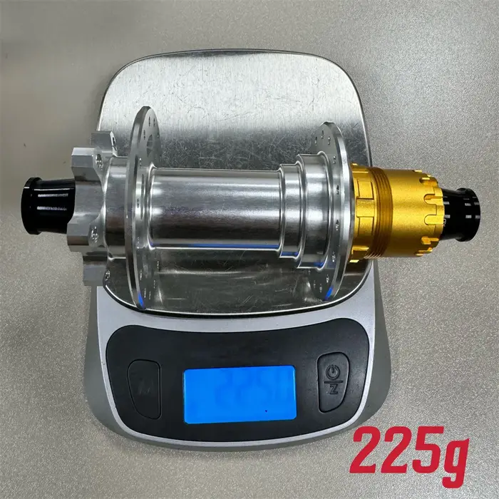 Moyeu de roue de vélo argenté roulement scellé 6 BBolt frein à disque j-bend 32 trous BOOST