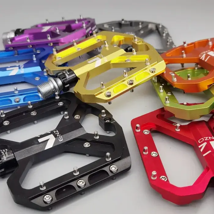 Nouvelles pédales de VTT pédale vtt vélo en aluminium plate-forme large pédales plates 9/16 "pédales de vélo à roulement scellé