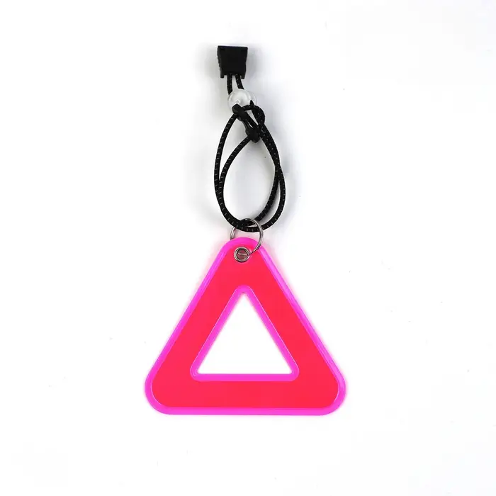 Plaque triangulaire réfléchissante pour selle de vélo
