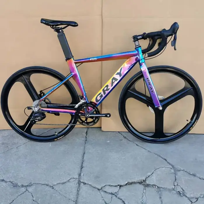 Vélo de route coupe-vent avec cadre en alliage d'aluminium
