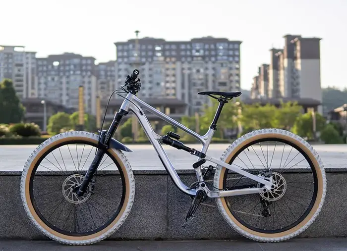Cadre de vélo en aluminium à suspension intégrale