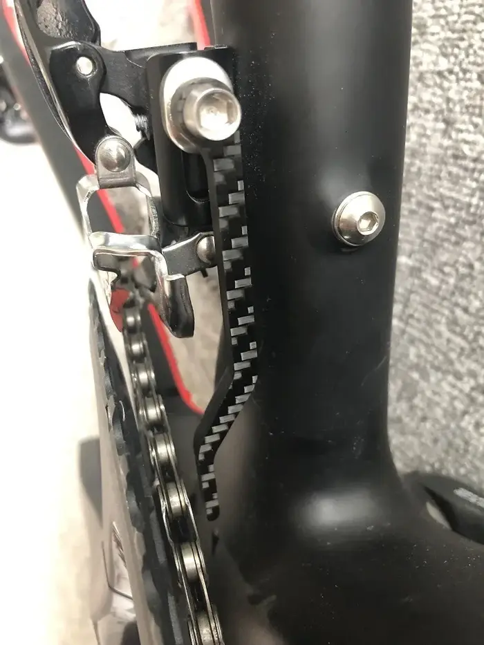 Vélo de route en fibre de carbone anti-chaîne stabilisateur de chaîne guide