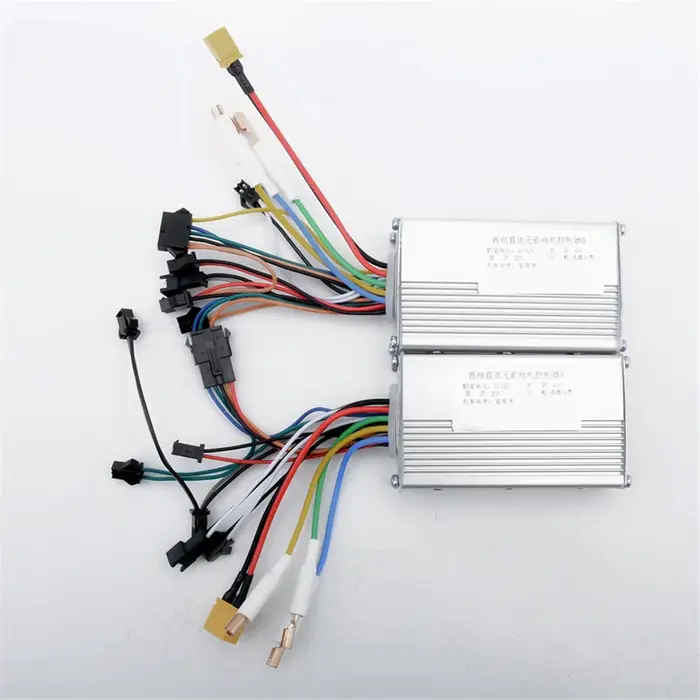 Supernew 52V 25A 1200W JP moteur à courant continu sans brosse contrôleur de vélo de Scooter électrique A + B