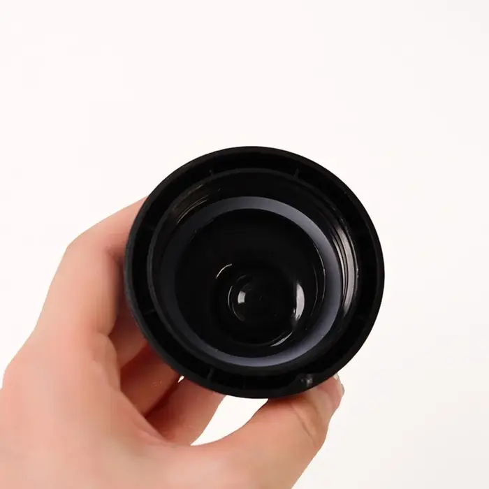 Bouteille d'eau de vélo légère 0,6L en plastique sans BPA haute performance pour VTT et vélo de route avec bouchon auto-scellant anti-fuite