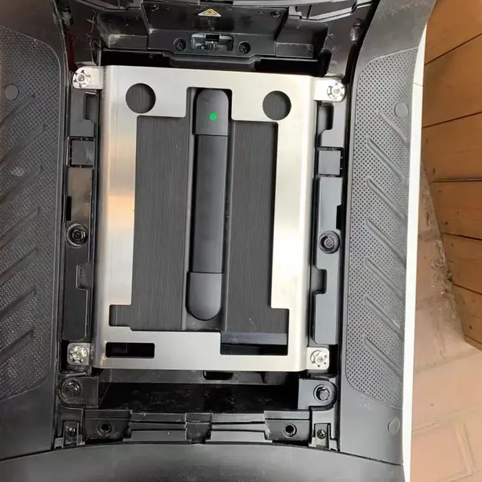 Couvercle antivol de batterie pour Segway