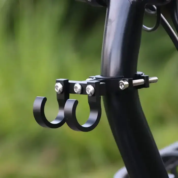 Crochets de suspension pour trottinette électrique