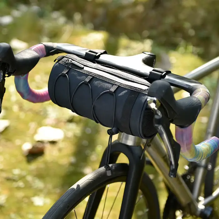 Pack de rangement monté sur cadre de vélo