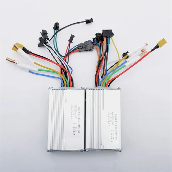 Supernew 52V 25A 1200W JP moteur à courant continu sans brosse contrôleur de vélo de Scooter électrique A + B
