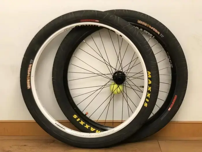 MAXXIS HOOKWORM pneu d'assaut Rrban d'origine pour vélos cargo pédicats plat/pARK/STREET/VERT