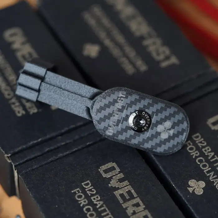 Couverture de compartiment de batterie en fibre de carbone ultra légère OVERFAST