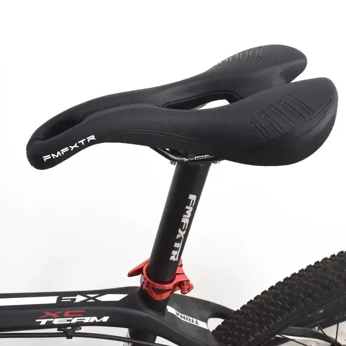Selle de vélo de route à refroidissement par air de poids moyen pour la course