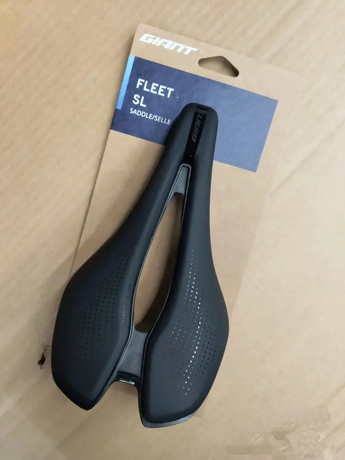 Selle gigante FLEET SL, siège confortable, grand évent, GEL souple, tapis de coussin de vélo de rout