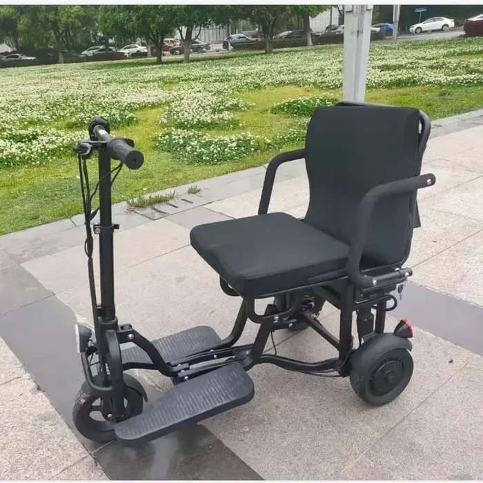 Tricycle électrique pliant de loisirs de scooter de cyclomoteur à trois roues de la basse vitesse faite sur commande 15km/h