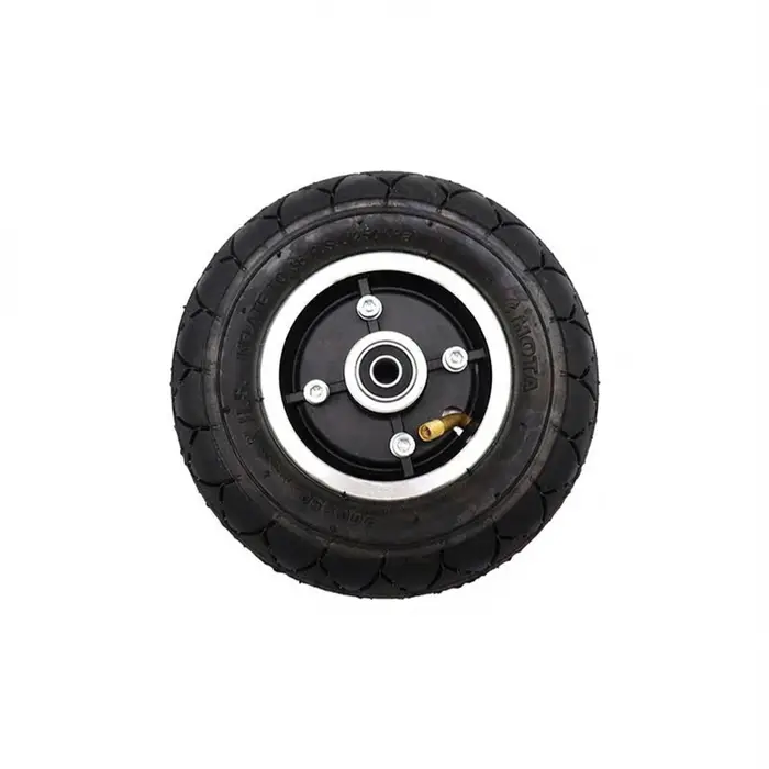 Pneu de trottinette électrique avec freins à tambour