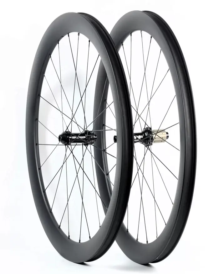 Jeu de roues en fibre de carbone