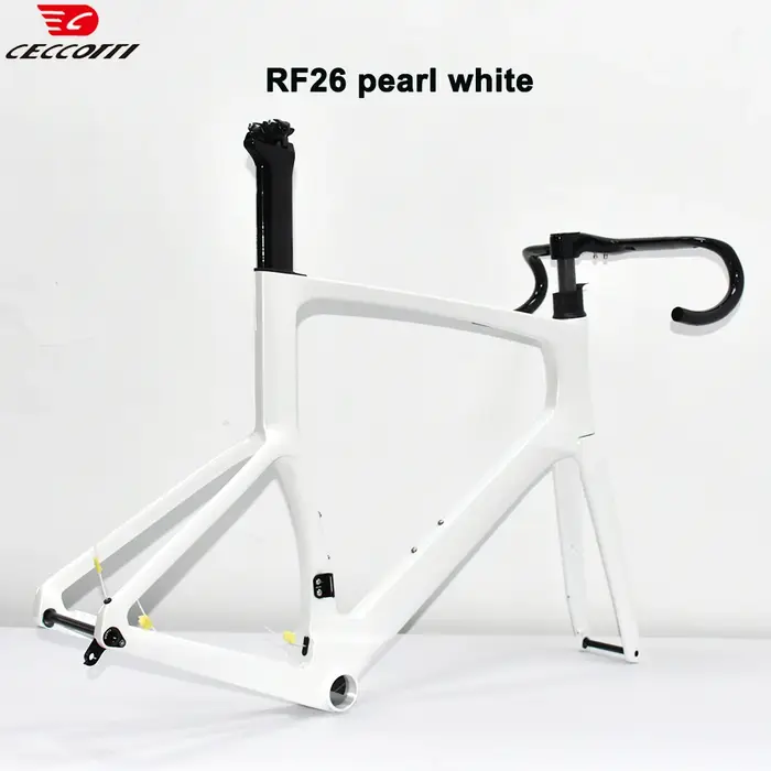 Cadre de vélo de route entièrement en carbone modèle CECCOTTI RF26 avec frein à disque conception de câble intérieur