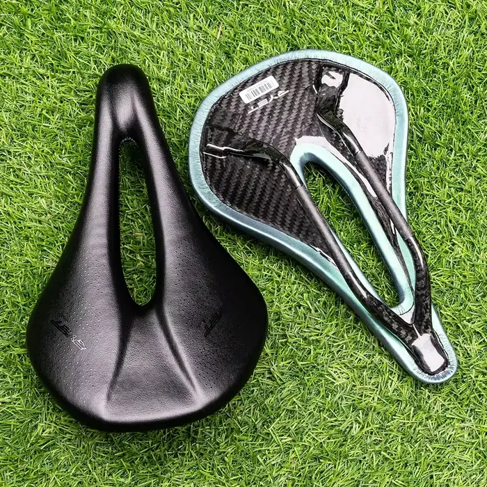 Selle de vélo de route en carbone T1000 ultra légère 134g avec rails ovales 7x9mm et coussin en cuir PU pour cyclisme de compétition
