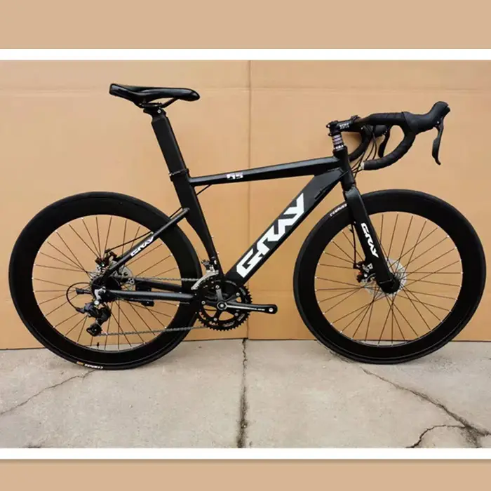 Vélo de route coupe-vent avec cadre en alliage d'aluminium