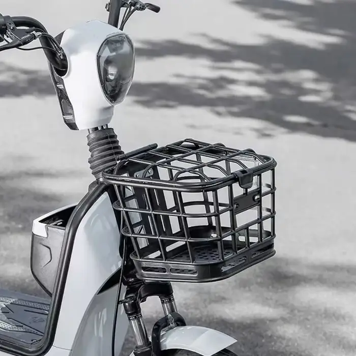 Panier avant de vélo noir, panier de rangement en plastique détachable, creux avec couvercle, sac de transport pour vélo électrique/vélo