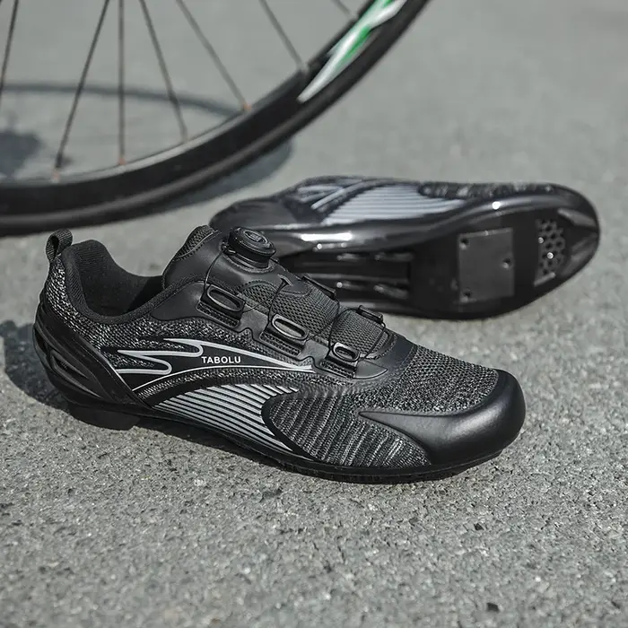 Chaussures de cyclisme plates en carbone pour hommes et femmes