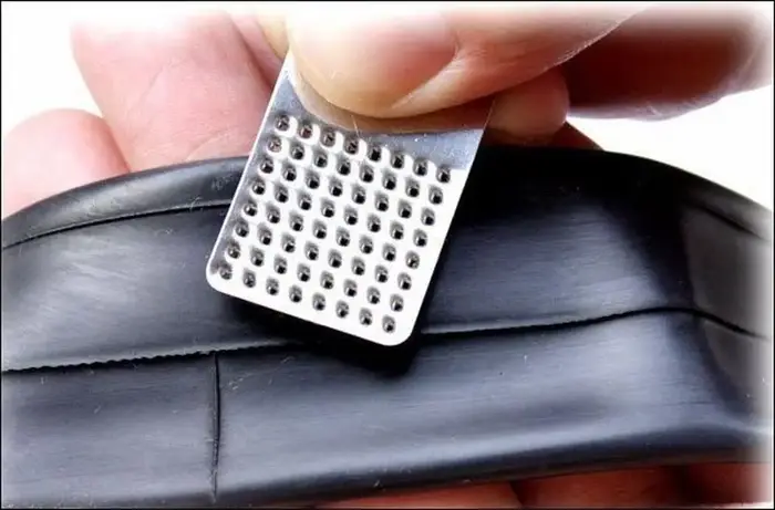 Kit de réparation de pneus crevés pour vélo