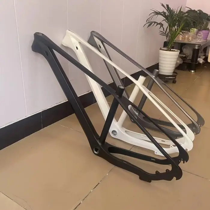 Cadre de vélo VTT en alliage d'aluminium brillant pour roue 27.5 pouces robuste et léger pour vélo de montagne route ou enfant