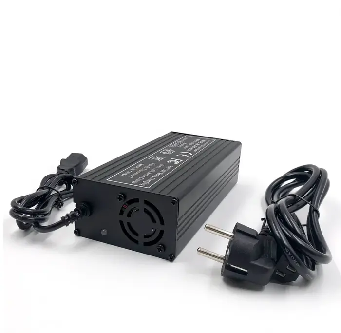 Chargeur rapide 60V 67.2V/5A pour vélo électrique 16S 60V, chargeur de batterie au lithium, connecteur IEC/PC, forte Dissipation thermique