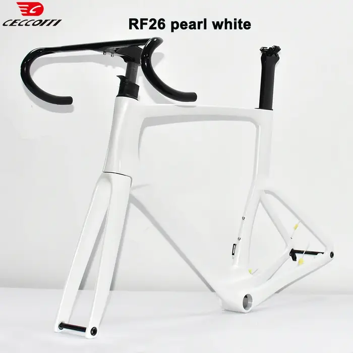 Cadre de vélo de route entièrement en carbone modèle CECCOTTI RF26 avec frein à disque conception de câble intérieur