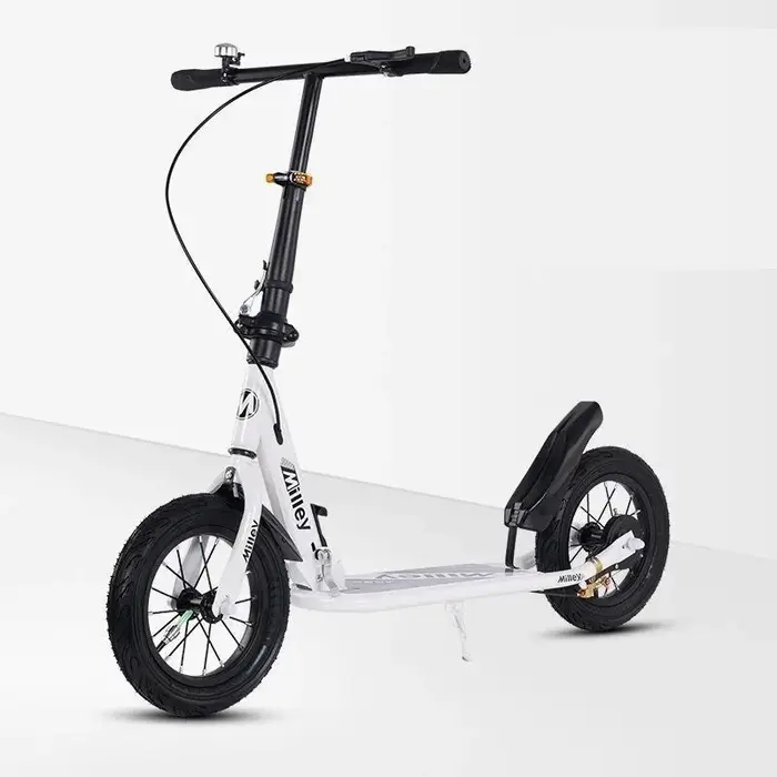 Trottinette pliable pour adultes avec frein à main