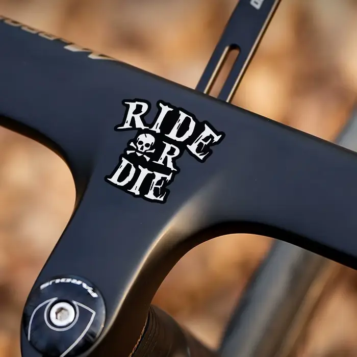 Autocollants personnalisés en vinyle réfléchissant pour cadre de vélo VTT route et gravel avec slogan décoratif en blanc bordeaux jaune ou rouge