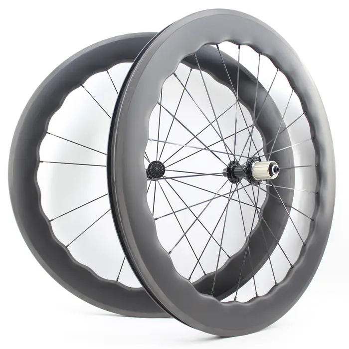 Le plus récent jeu de roues de vélo de route 700C UD entièrement en Fiber de carbone
