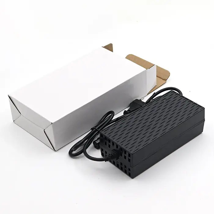Chargeur universel de batterie au Lithium pour vélo électrique