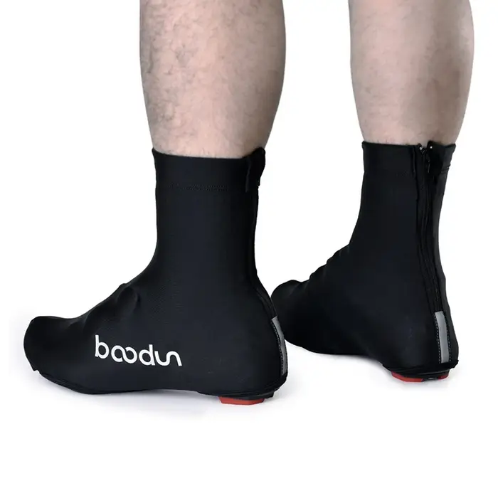 Couvre-chaussures de vélo en Lycra stretch noir ou jaune pour route et VTT avec bandes réfléchissantes pour protection contre la poussière et confort cycliste