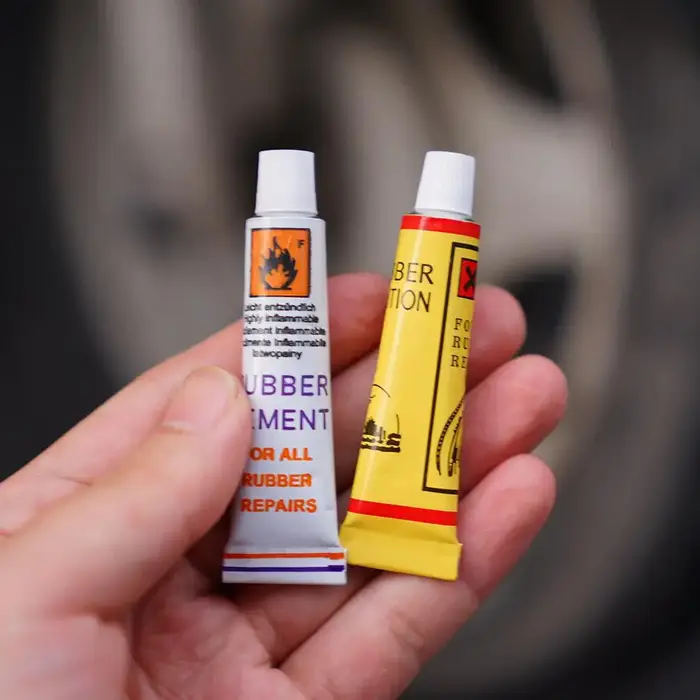 Colle de réparation de pneus de vélo