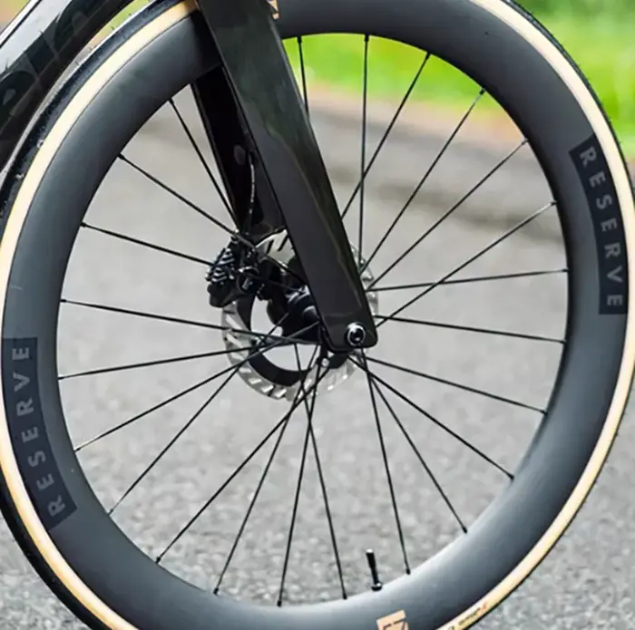 Jeu de roues de vélo de route en carbone Clincher pour disque